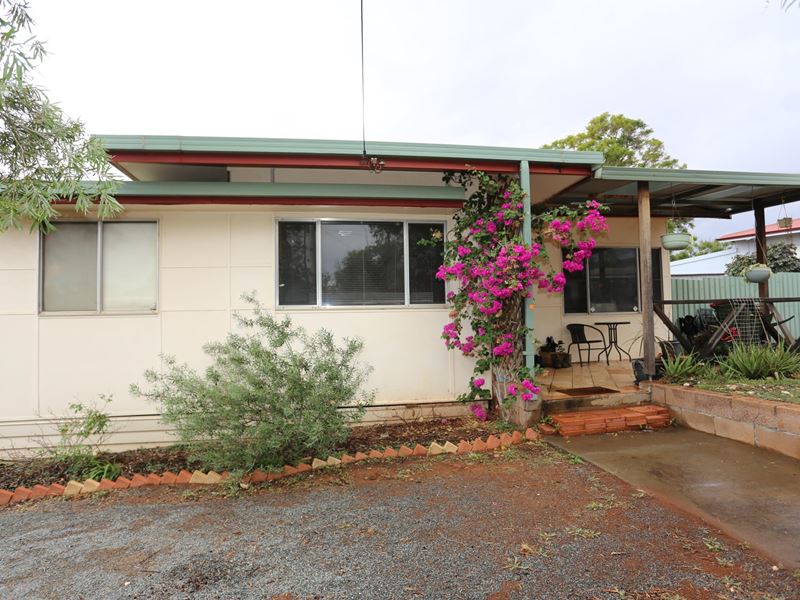 9 New Compton St, Kambalda East WA 6442