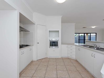 23 Pirianda Way, Aveley WA 6069