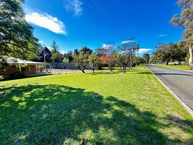 6 Rhodes Place, Maida Vale WA 6057