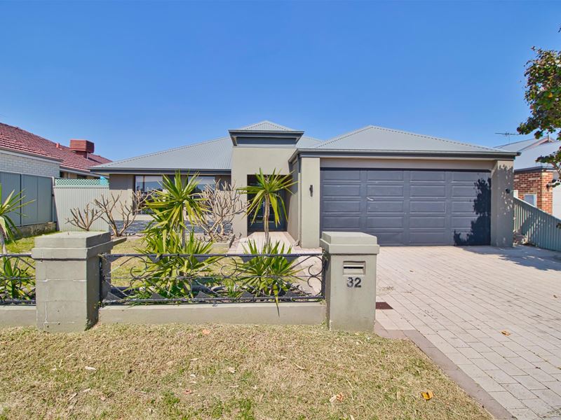 32 Kirkbride Meander, Waikiki