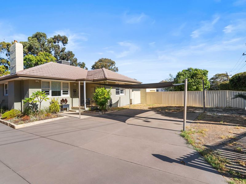 4 Storrington Crescent, Westminster WA 6061