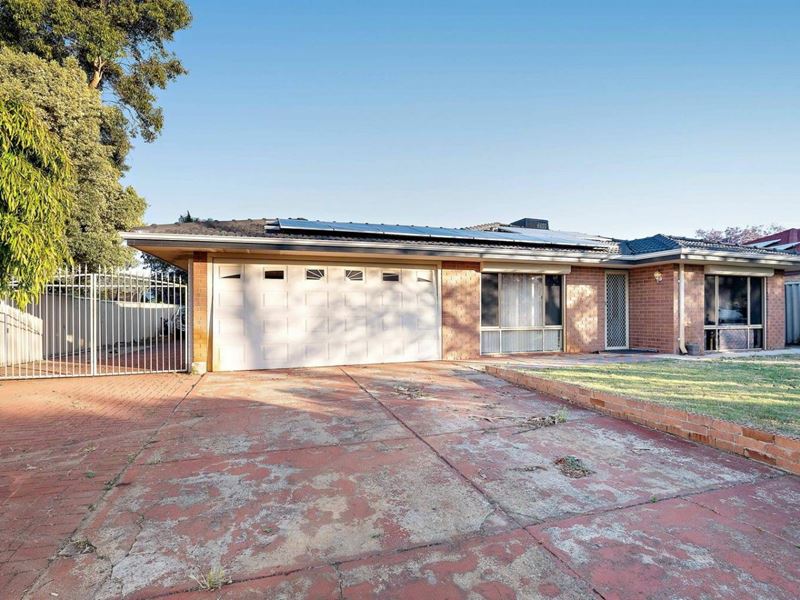 4 Clyde Place, Camillo WA 6111