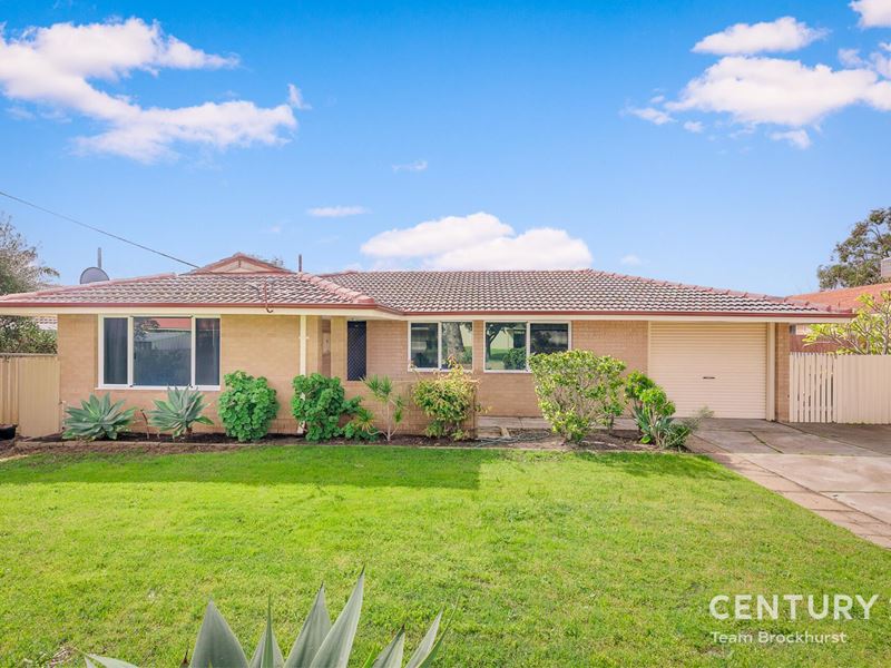 33 Huggins Road, Thornlie WA 6108