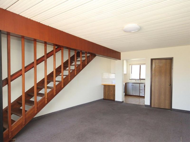 12/125 Railway Street, Bluff Point