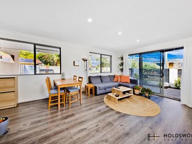 1/4 Wooramel Way, Nollamara WA 6061