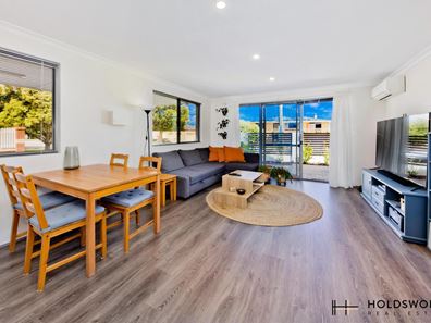 1/4 Wooramel Way, Nollamara WA 6061