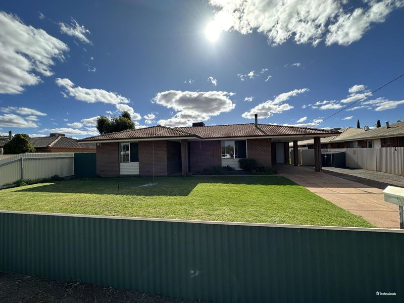 134 Campbell Street, West Lamington WA 6430