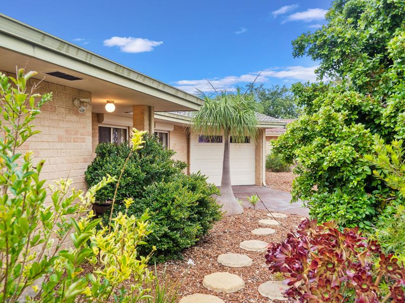 1 Throssell Court, Greenfields