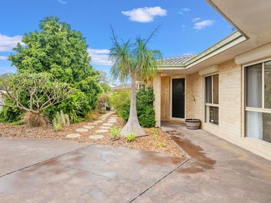 1 Throssell Court, Greenfields WA 6210