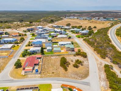 4 Lucraft loop, Ledge Point WA 6043