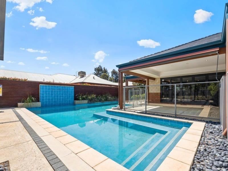 10 Clossland Avenue,, Ellenbrook WA 6069