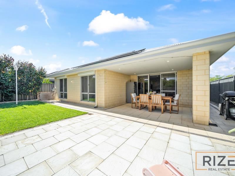 33 Solandri Bend, Banksia Grove