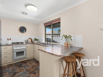 4/6 Bartlett Street, Willagee WA 6156