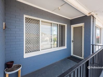 4/121 Gregory Street, Beachlands WA 6530