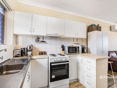 4/121 Gregory Street, Beachlands WA 6530