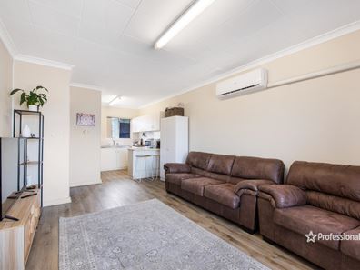4/121 Gregory Street, Beachlands WA 6530