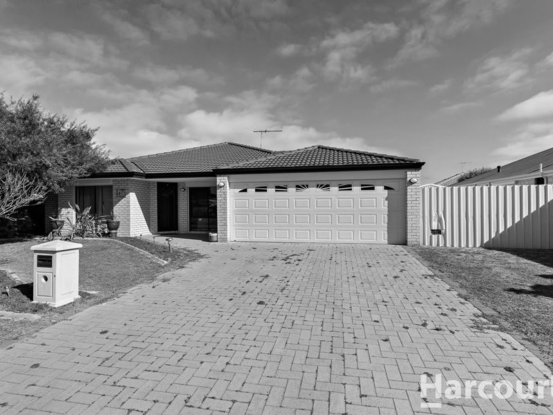 182 Peelwood Parade, Halls Head