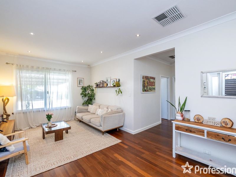 7 Cambridge Road, Forrestfield
