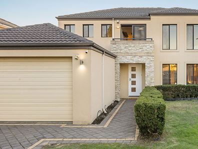 135 Hamilton Street, Stirling WA 6021