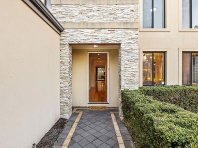 135 Hamilton Street, Stirling WA 6021