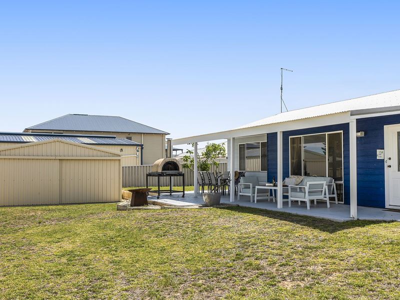 9 Harvey Drive, Ledge Point WA 6043