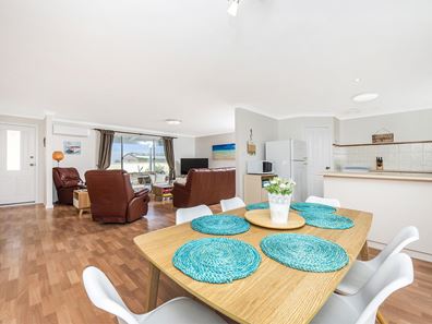 9 Harvey Drive, Ledge Point WA 6043