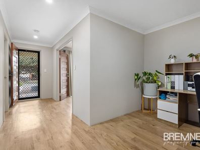 32 Tintagel Loop, Orelia WA 6167
