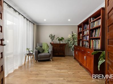 32 Tintagel Loop, Orelia WA 6167