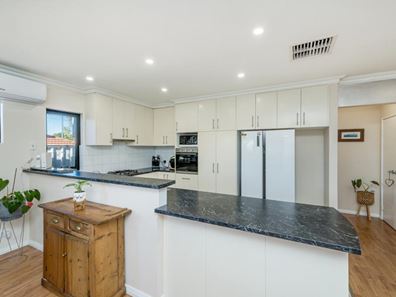 35C Ravenswood Drive, Nollamara WA 6061
