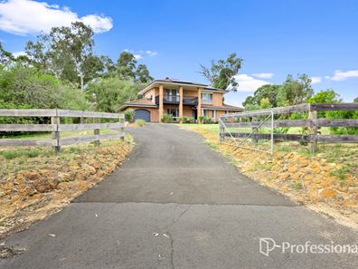 14 Knapp Drive, Leschenault WA 6233