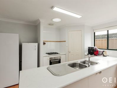 11A Pinewood Avenue, Kardinya WA 6163