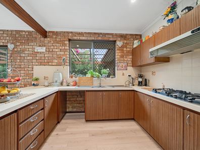 12 Wyton Place, Gosnells WA 6110