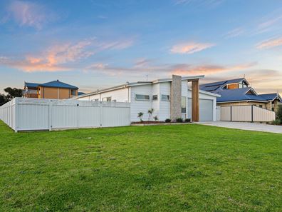 2 Mermaid Terrace, Singleton WA 6175