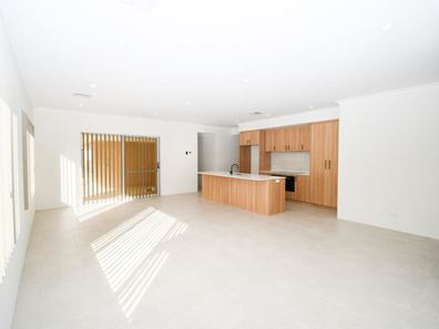 78 Sharperton Meander, Dudley Park WA 6210