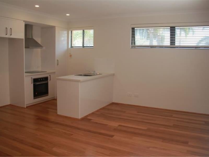 12/16 Pearl Road, Cloverdale WA 6105