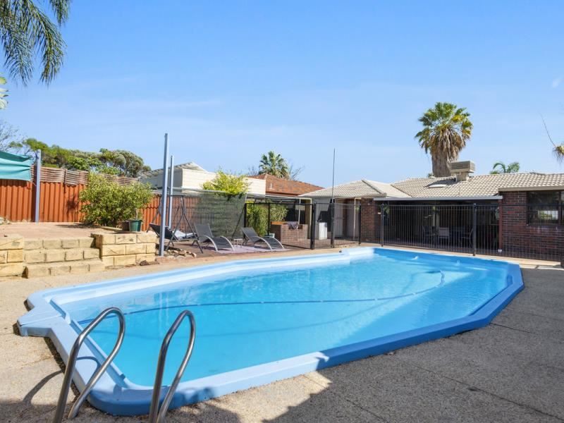 6 Lanrick Place, Girrawheen WA 6064