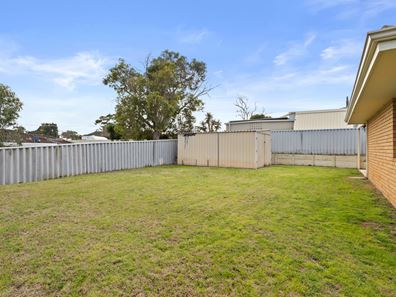 12 Hewison Street, Withers WA 6230