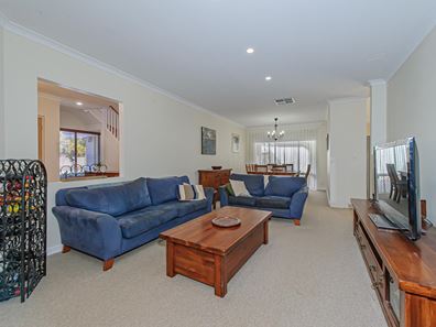 10 Prior Close, Canning Vale WA 6155