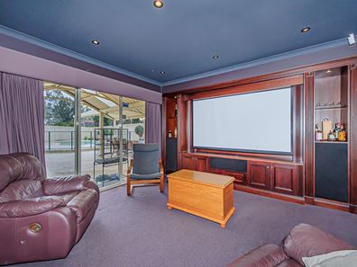 10 Prior Close, Canning Vale WA 6155
