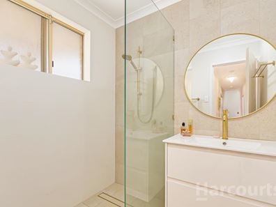4/16 Clarence Street, Tuart Hill WA 6060