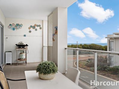 10/150 Boardwalk Boulevard, Halls Head WA 6210