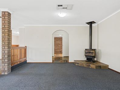 17 Portsmouth Place, Waikiki WA 6169