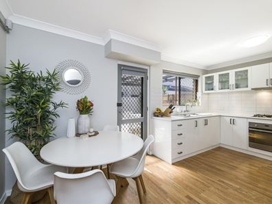 2/90 Robert Street, Como WA 6152