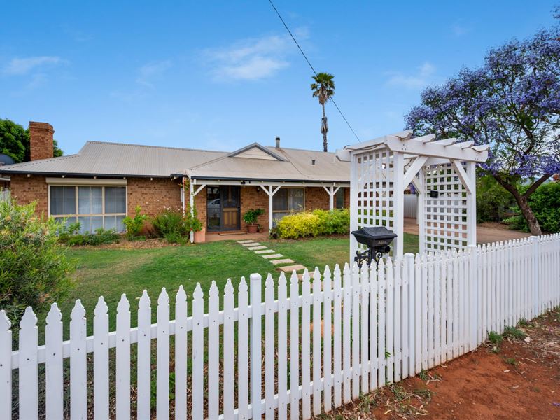 122 Graeme Street, Hannans WA 6430