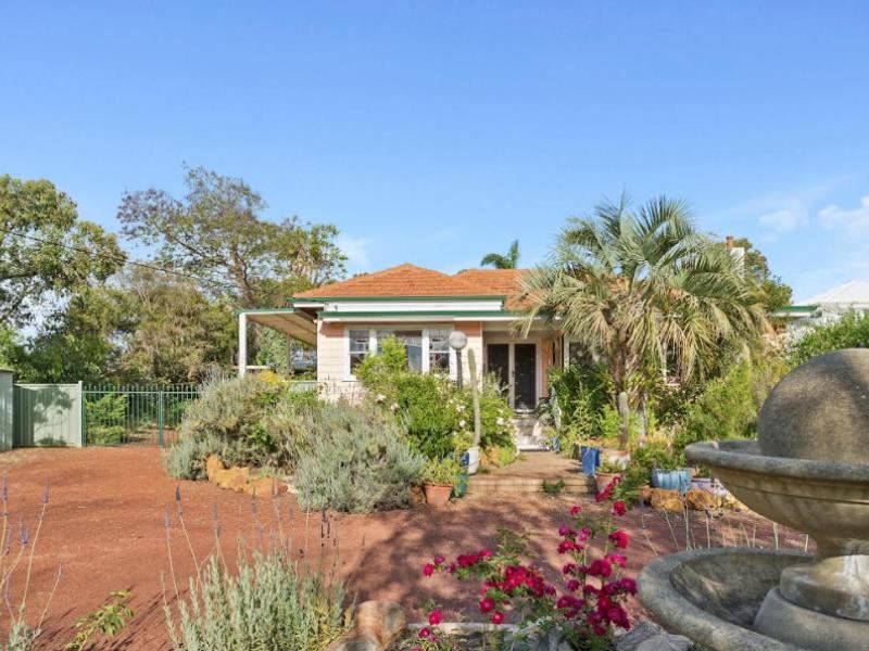 17 Peet Road, Kalamunda WA 6076