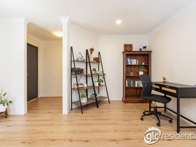 4 Bolderwood Drive, South Lake WA 6164