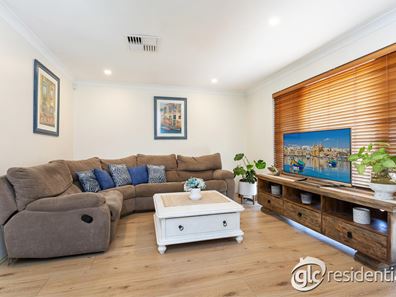 4 Bolderwood Drive, South Lake WA 6164