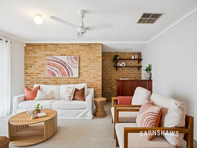 35 Tamarine Way, Swan View WA 6056