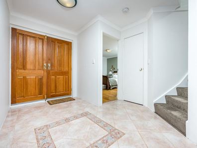 5 Aral Court, Iluka WA 6028