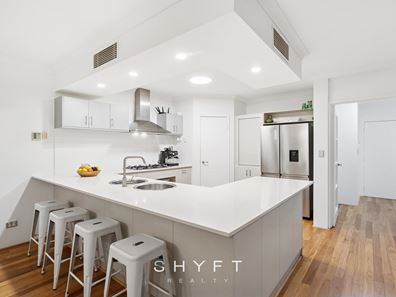 24 Bayport Circuit, Mindarie WA 6030
